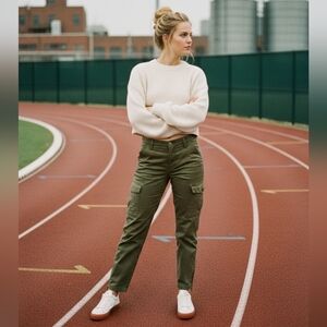 L.O.G.G.(Label of Graded Goods) Size 10 Ankle Zippers Olive Green